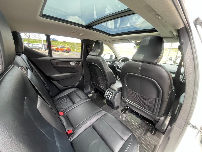 Volvo XC40 Vehicle Image 46