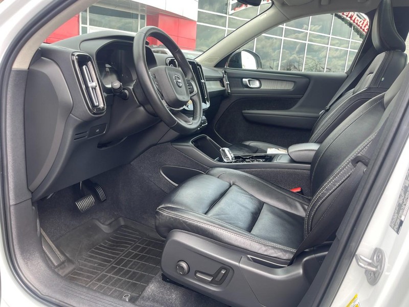 Volvo XC40 Vehicle Image 52