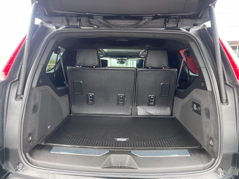 Cadillac Escalade ESV Vehicle Image 19