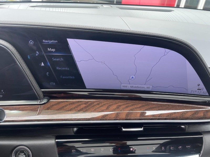 Cadillac Escalade ESV Vehicle Image 42