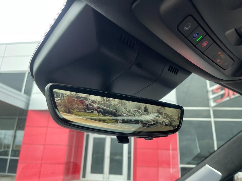 Cadillac Escalade ESV Vehicle Image 44