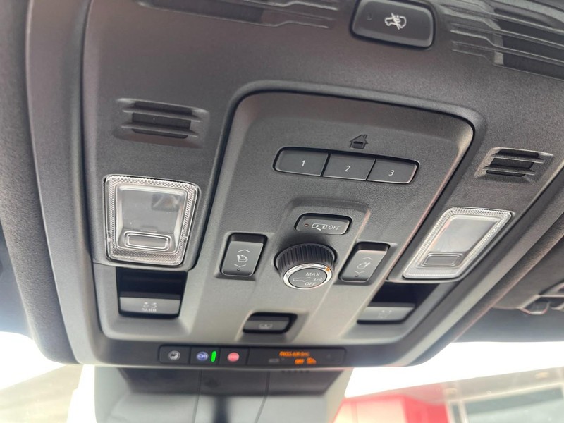 Cadillac Escalade ESV Vehicle Image 45