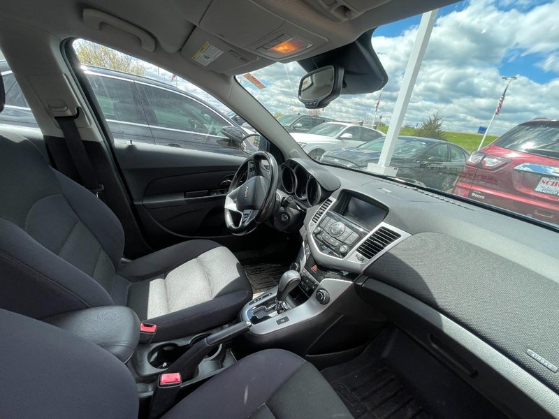 Chevrolet Cruze Vehicle Image 04