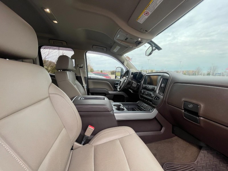 Chevrolet Silverado 2500HD Vehicle Image 03