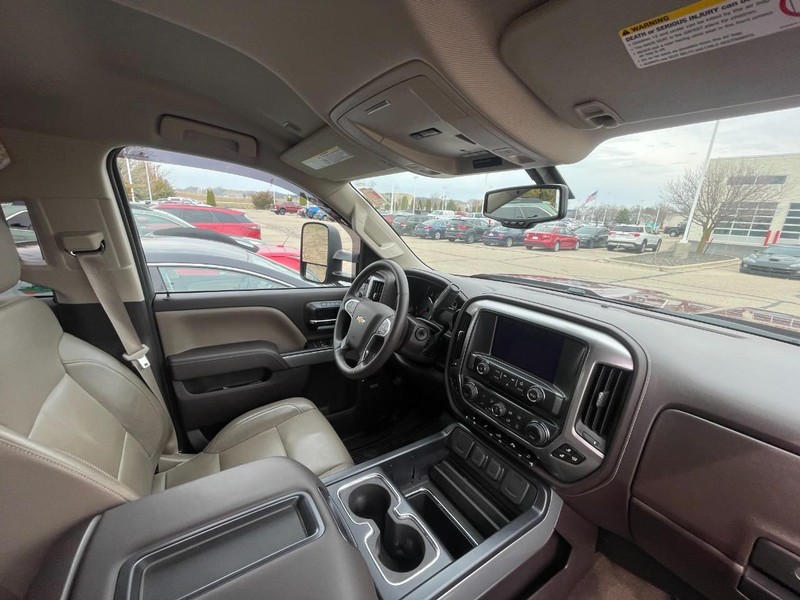 Chevrolet Silverado 2500HD Vehicle Image 05