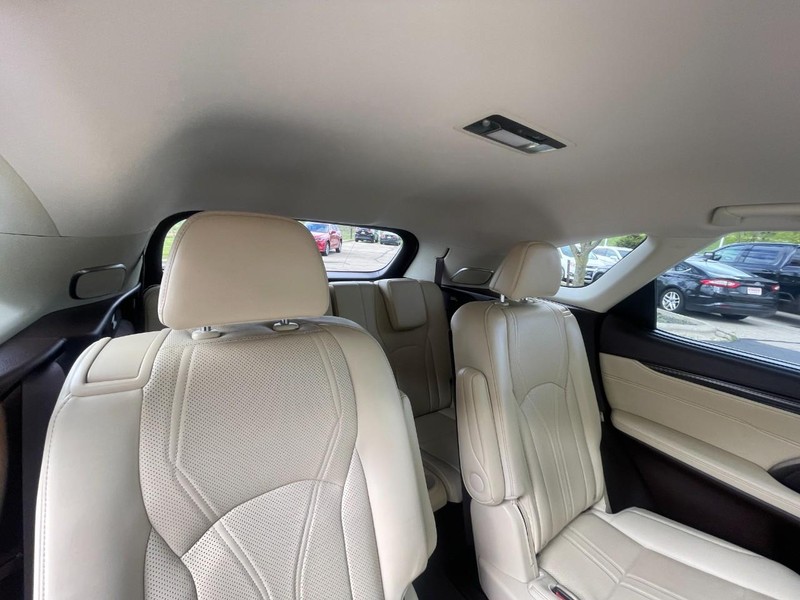 Lexus RX Vehicle Image 10
