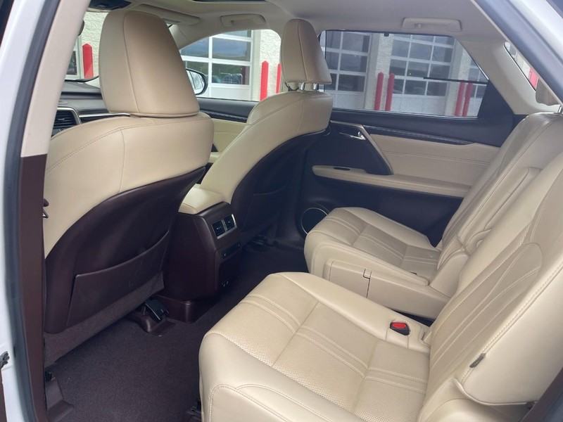 Lexus RX Vehicle Image 16