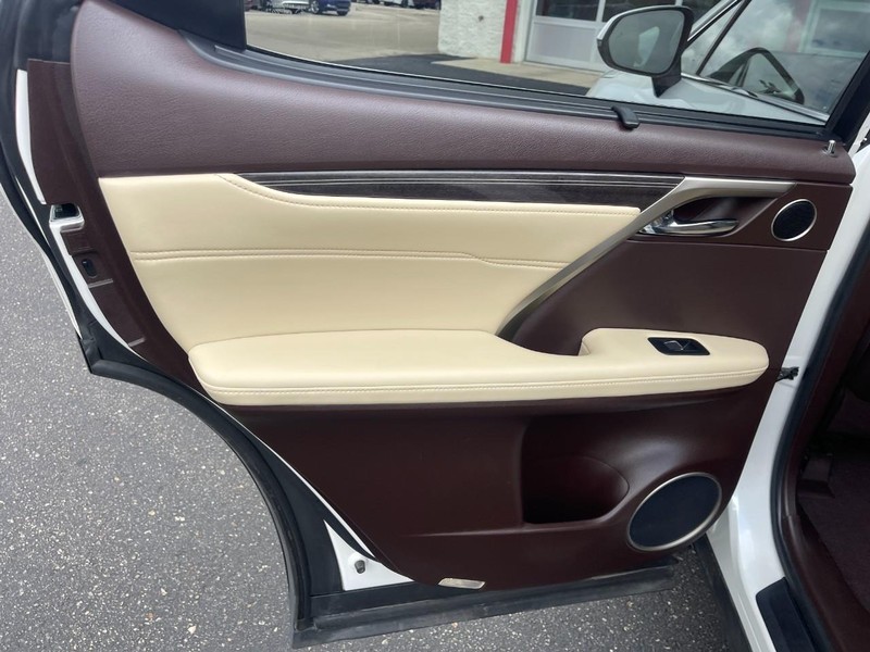 Lexus RX Vehicle Image 17