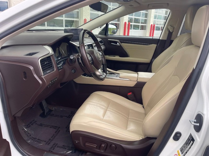 Lexus RX Vehicle Image 18