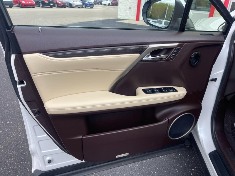 Lexus RX Vehicle Image 19