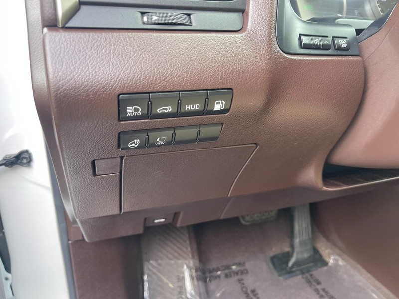 Lexus RX Vehicle Image 22