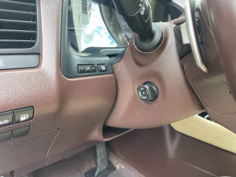 Lexus RX Vehicle Image 23