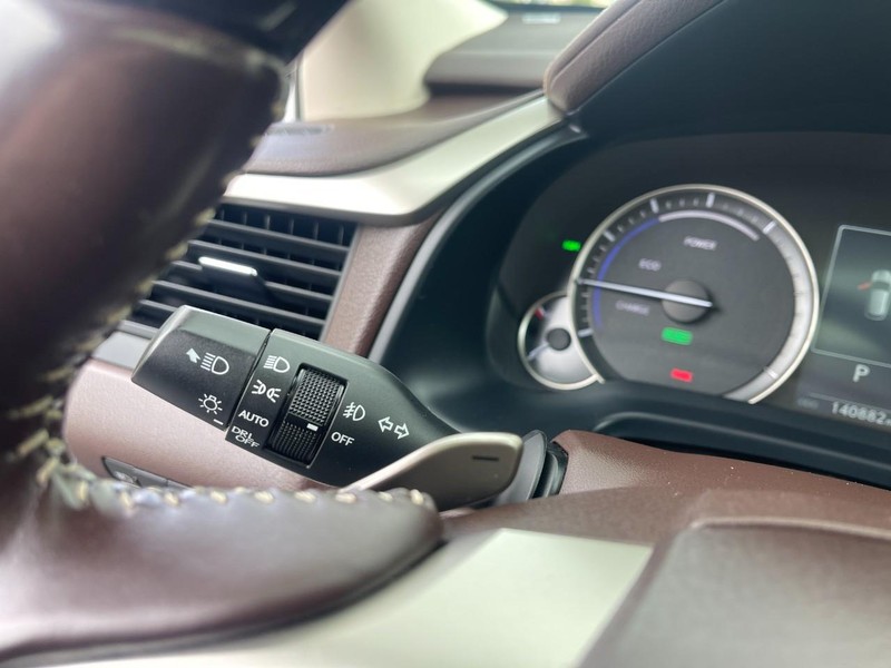 Lexus RX Vehicle Image 27