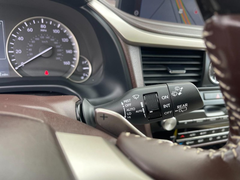 Lexus RX Vehicle Image 28