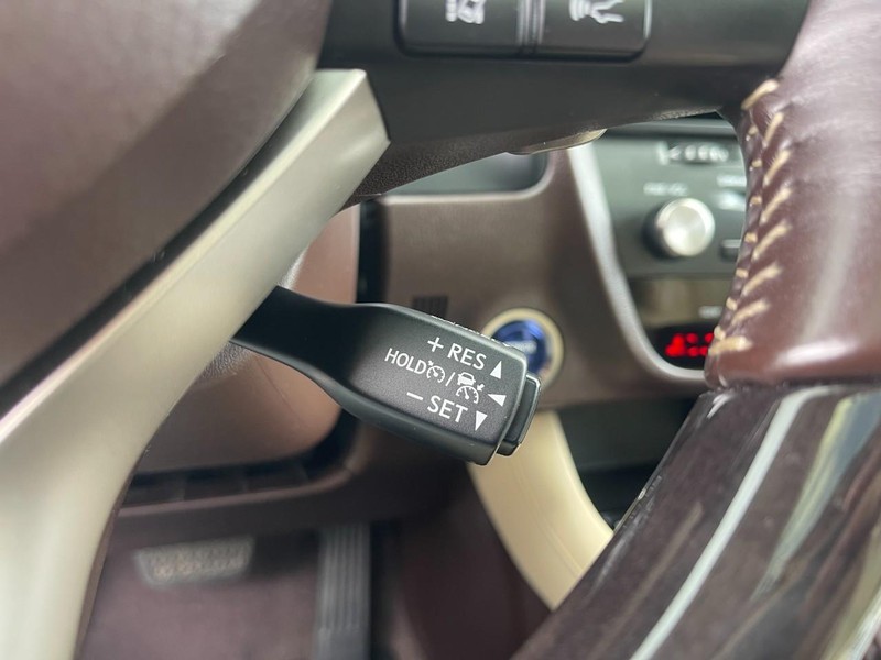 Lexus RX Vehicle Image 29