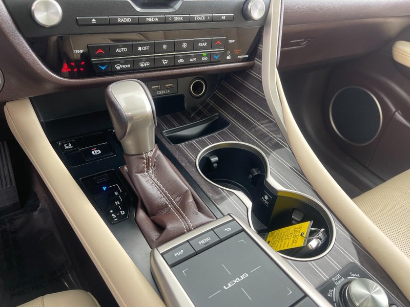 Lexus RX Vehicle Image 32