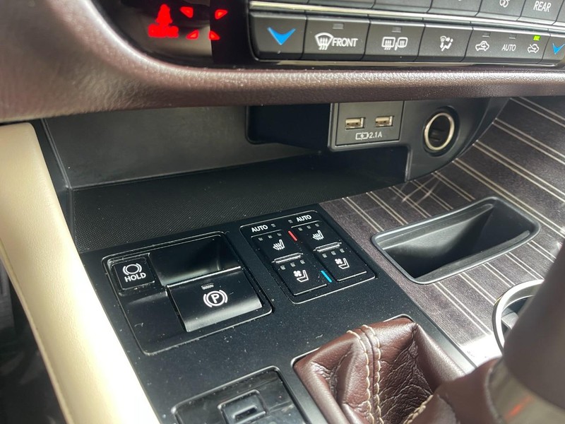 Lexus RX Vehicle Image 35