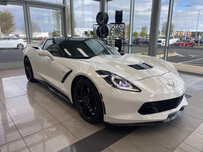 Chevrolet Corvette Vehicle Image 02