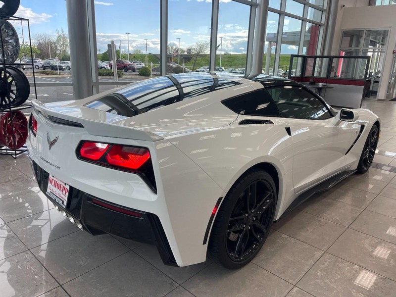 Chevrolet Corvette Vehicle Image 03