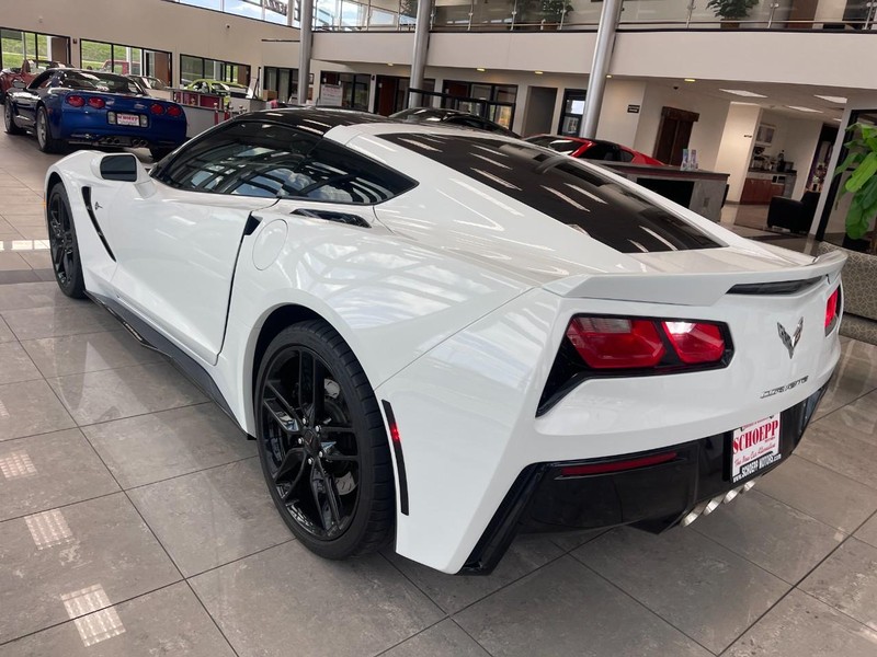 Chevrolet Corvette Vehicle Image 04