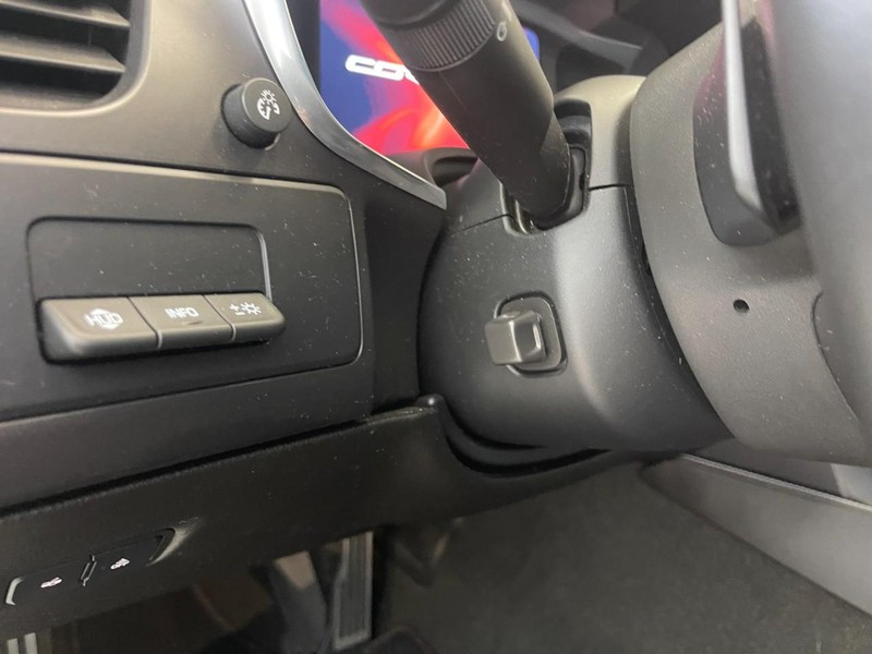 Chevrolet Corvette Vehicle Image 20