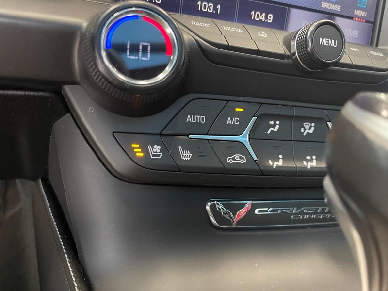 Chevrolet Corvette Vehicle Image 31