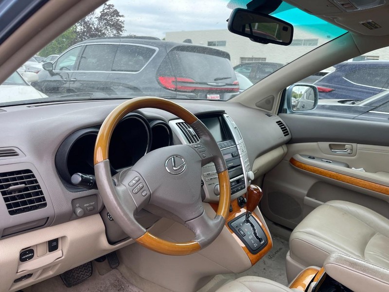 Lexus RX 350 Vehicle Full-screen Gallery Image 02