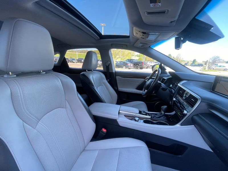 Lexus RX Vehicle Image 12
