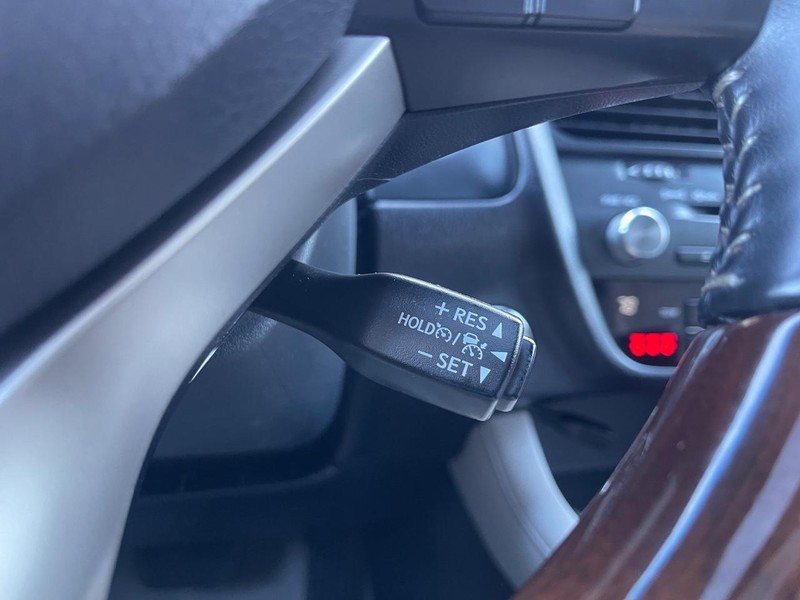 Lexus RX Vehicle Image 32