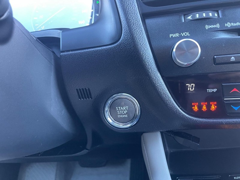 Lexus RX Vehicle Image 35