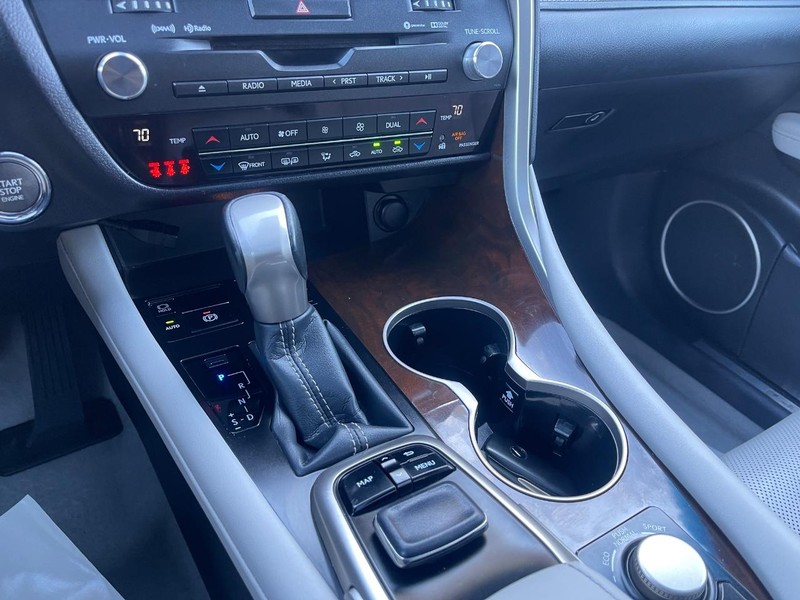 Lexus RX Vehicle Image 36