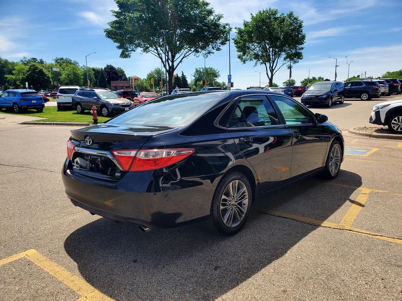 Toyota Camry Vehicle Image 05