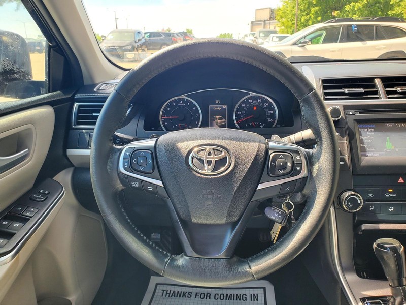 Toyota Camry Vehicle Image 09