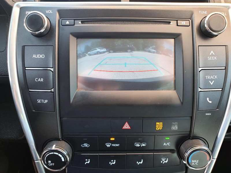 Toyota Camry Vehicle Image 11