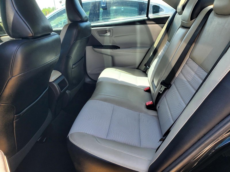 Toyota Camry Vehicle Image 15