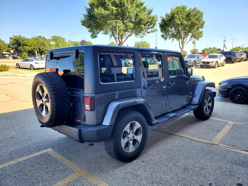 Jeep Wrangler Unlimited Vehicle Image 05