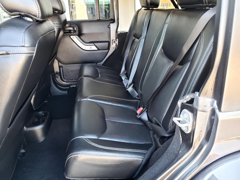 Jeep Wrangler Unlimited Vehicle Image 15
