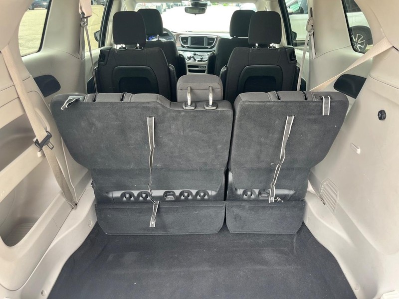 Chrysler Voyager Vehicle Image 08