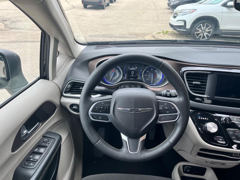Chrysler Voyager Vehicle Image 10