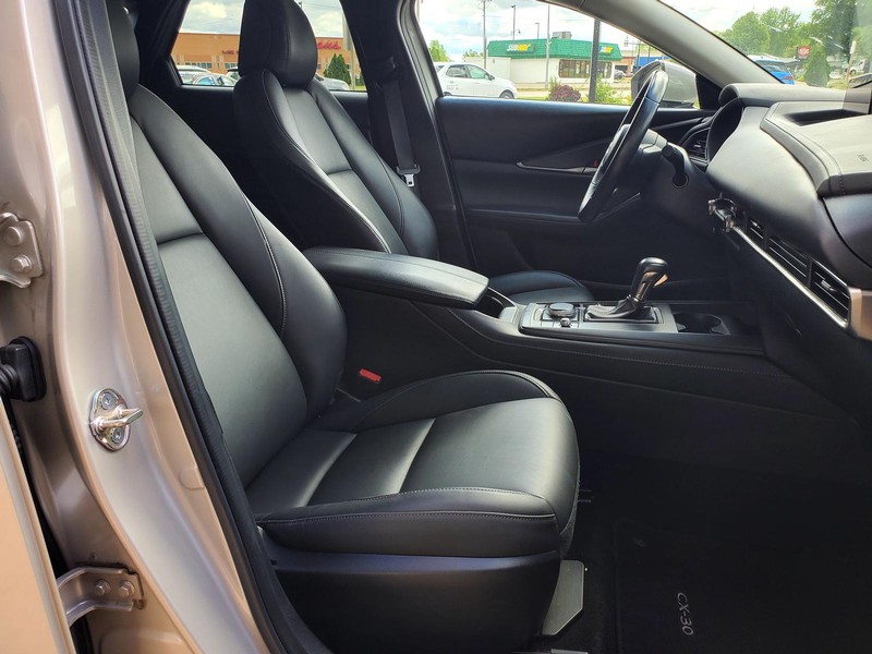 Mazda CX-30 Vehicle Image 12