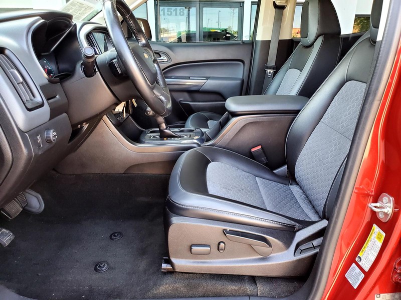 Chevrolet Colorado Vehicle Image 13
