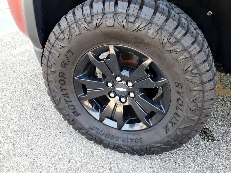 Chevrolet Colorado Vehicle Image 17