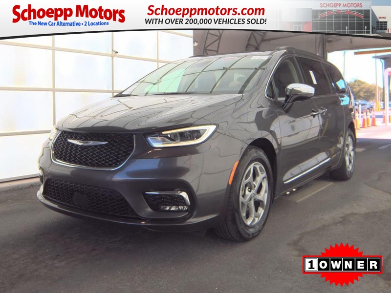 2023 Chrysler Pacifica's photo