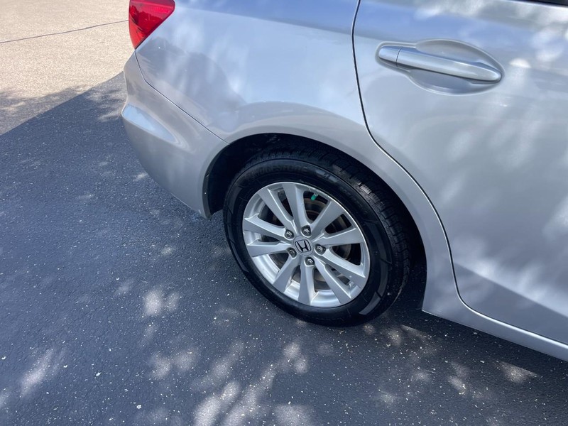 Honda Civic Sedan Vehicle Image 08