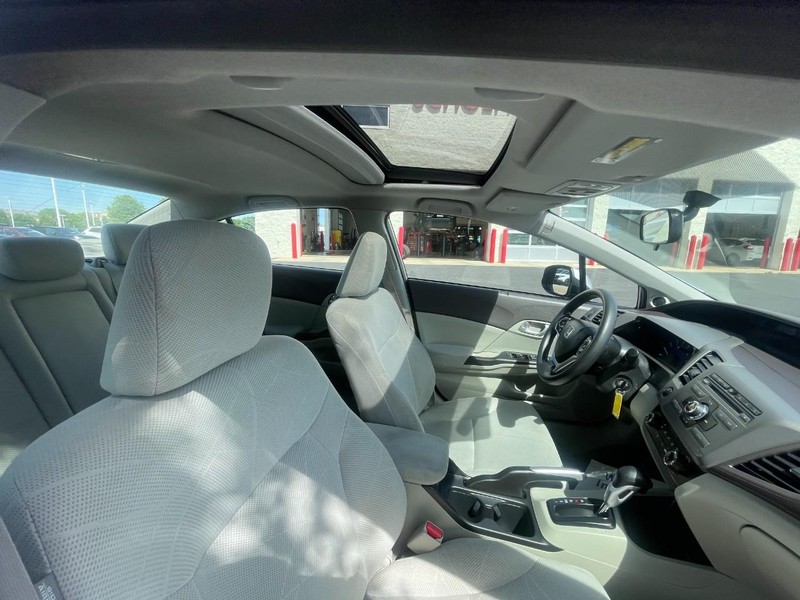 Honda Civic Sedan Vehicle Image 10
