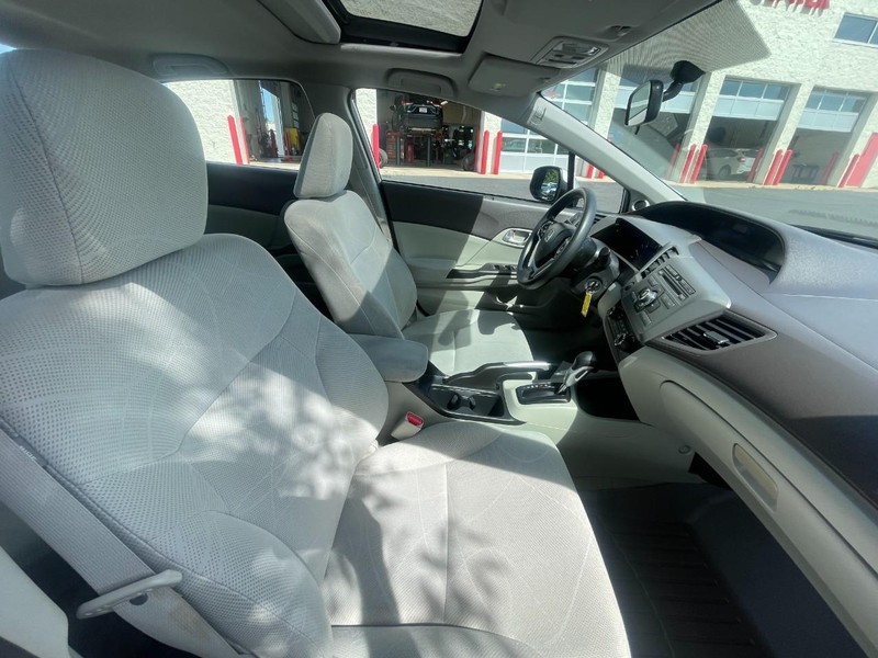 Honda Civic Sedan Vehicle Image 11
