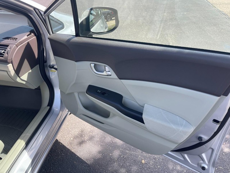 Honda Civic Sedan Vehicle Image 12