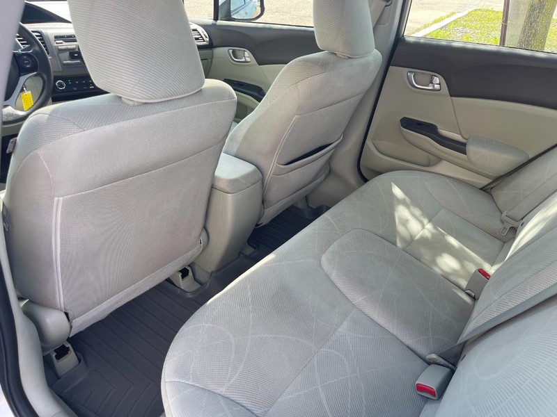 Honda Civic Sedan Vehicle Image 16
