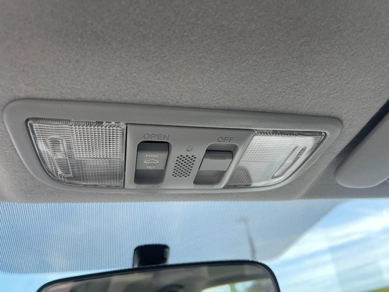 Honda Civic Sedan Vehicle Image 27