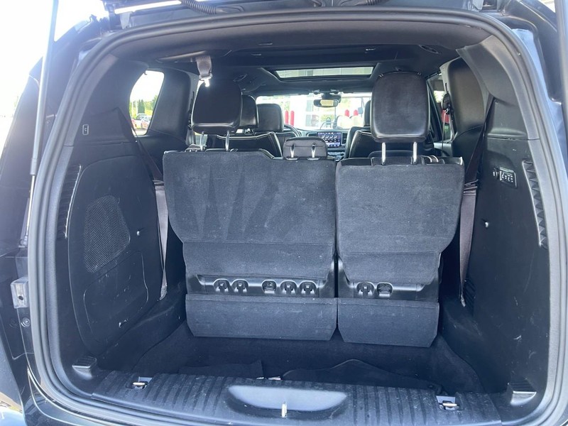 Chrysler Pacifica Vehicle Image 17